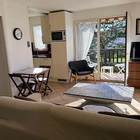 Agreable 2 Chambres, Balcon, Calme Et Soleil Apartament