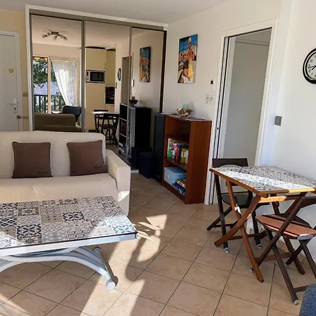 Agreable 2 Chambres, Balcon, Calme Et Soleil *