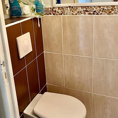Apartament Agreable 2 Chambres, Balcon, Calme Et Soleil